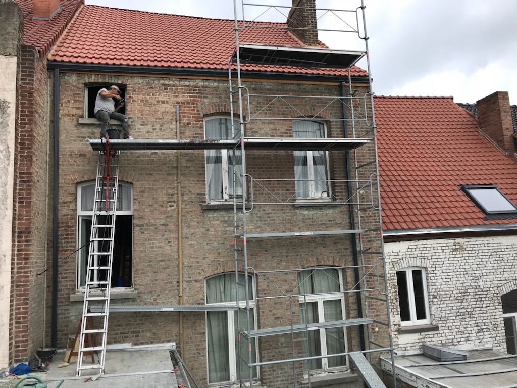 Ravalement de façade à Croix, Hem